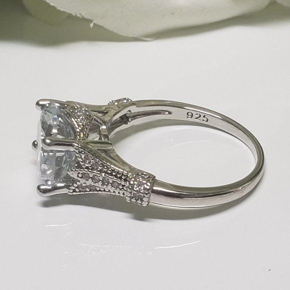 Luxury Radiant Cubic Zirconia Ring 925 Silver Engagement Wedding Ring - Picture 5 of 6